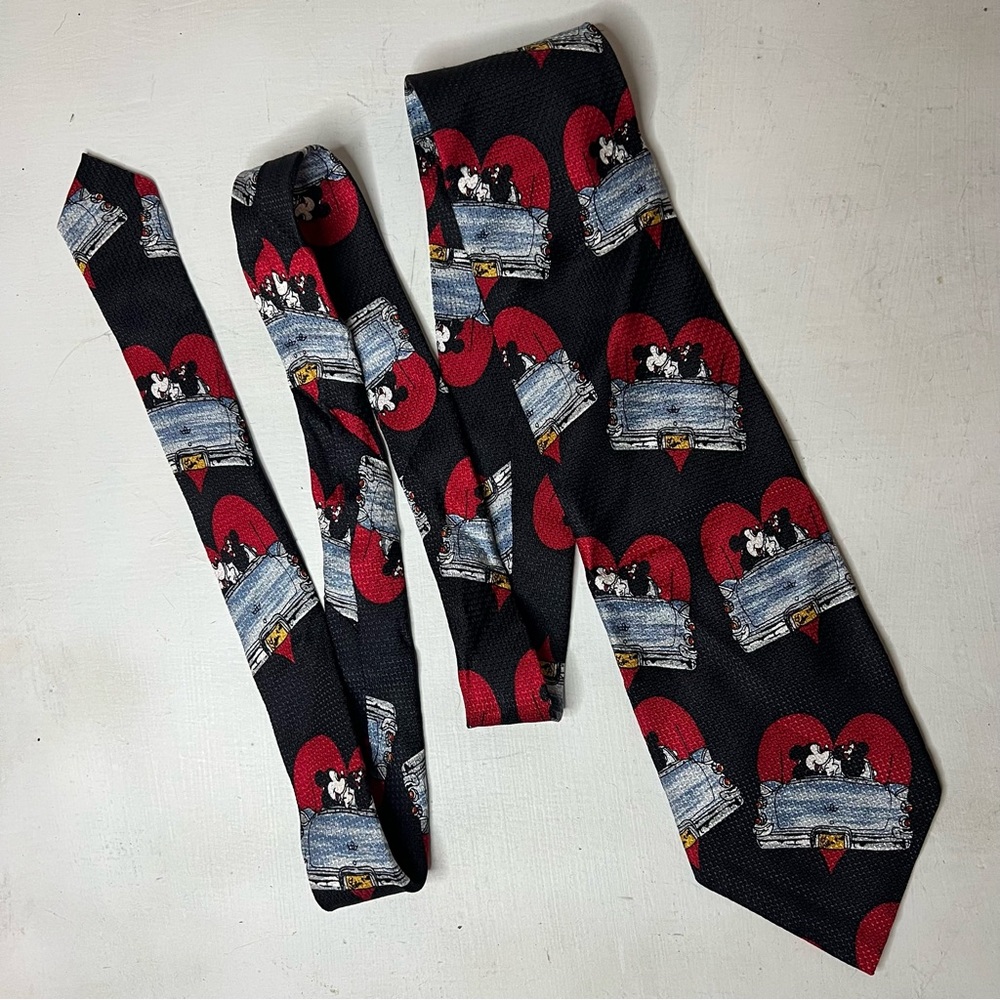 Vintage Disney Mickey & Minnie Romantic In Love Neck Tie